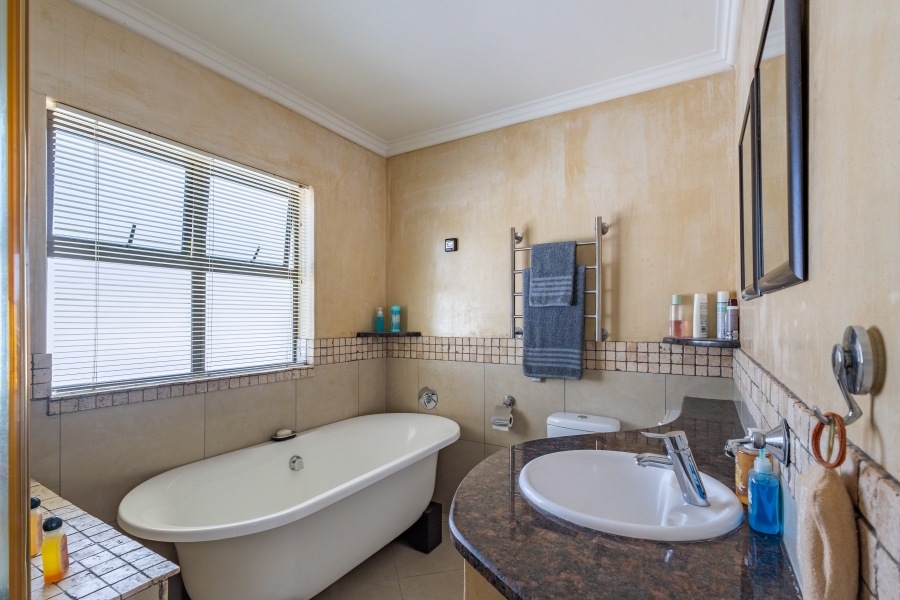 3 Bedroom Property for Sale in Knysna Central Western Cape